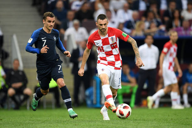 他被选为首 他被选为首